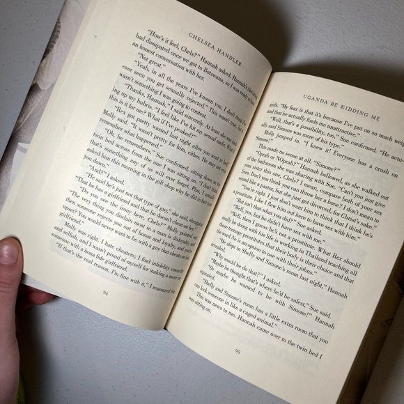 Uganda Be Kidding Me by Chelsea Handler (2014, Hardcover) - Picture 2 of 3